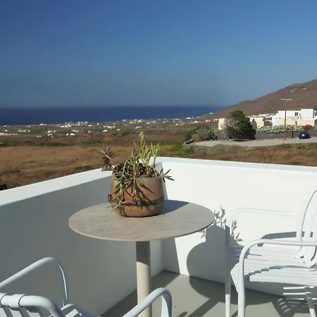 White Pearl Laokasti 4* Oia (Santorini)