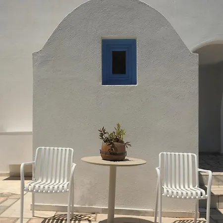 White Pearl Laokasti Hotel Oia (Santorini)